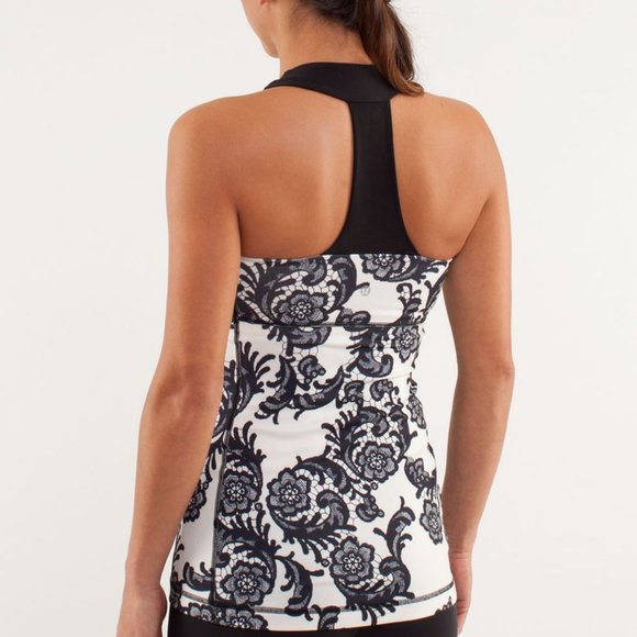 lululemon athletica B&W Lace Scoop Neck Tank - Picture 2 of 4